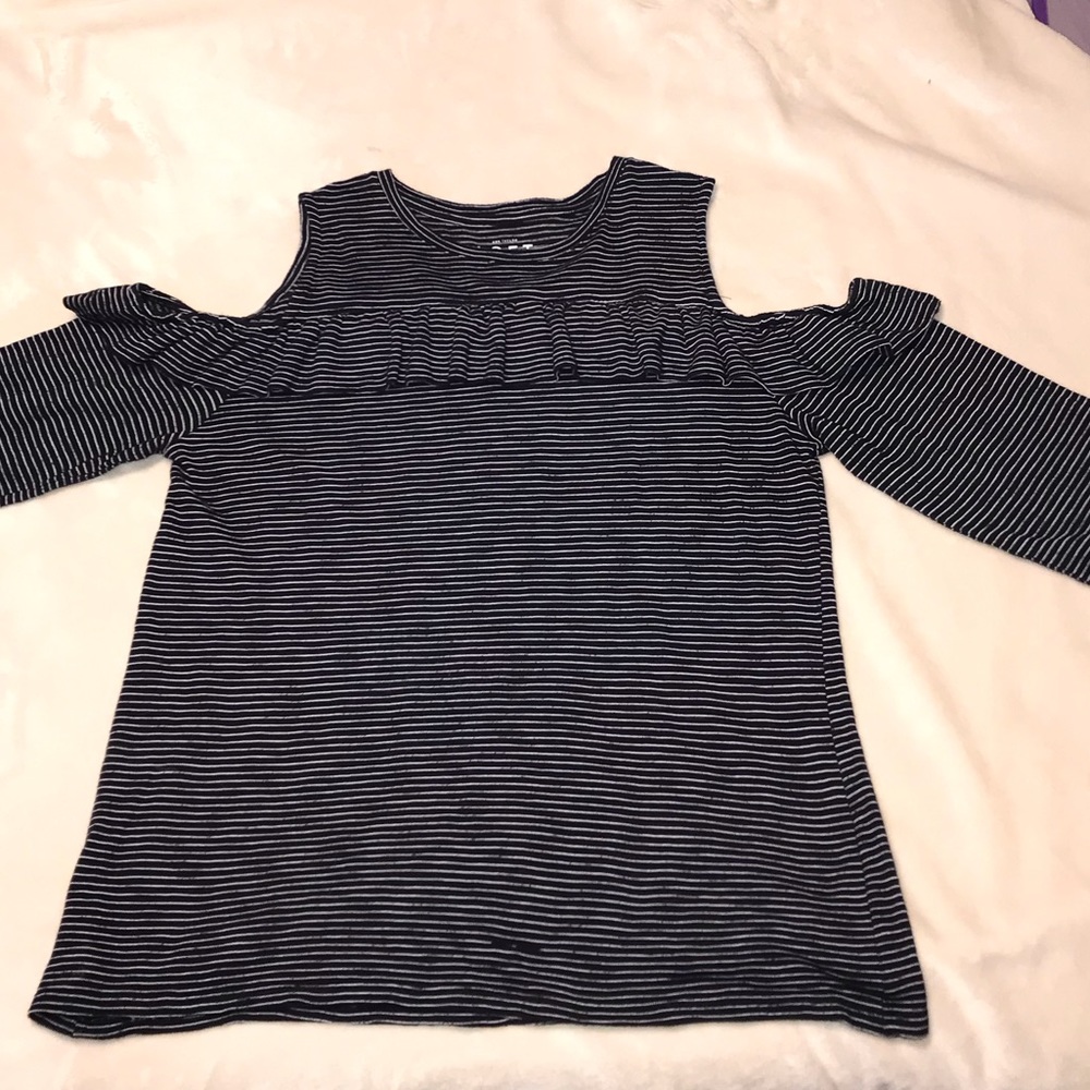 LOFT black/white cold shoulder ruffle top Large